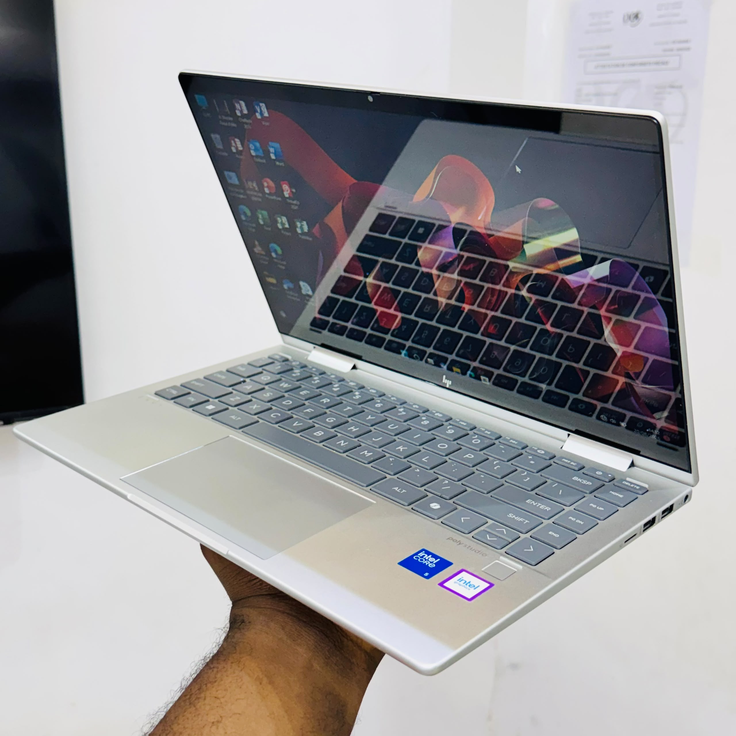 HP ENVY 14 2 en 1 touch screen. [cor ultra 5 ]